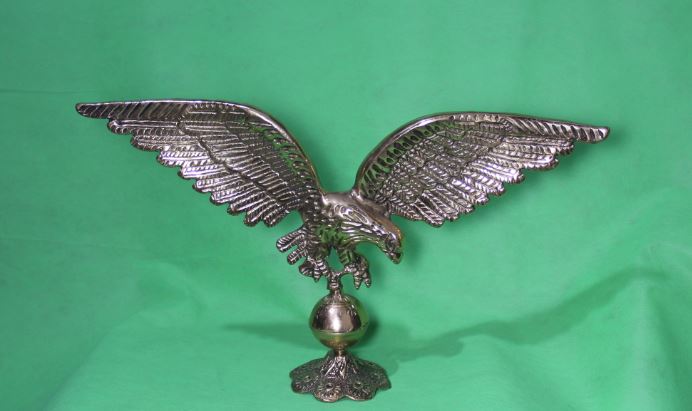 مجسمه عقاب برنزی بال باز